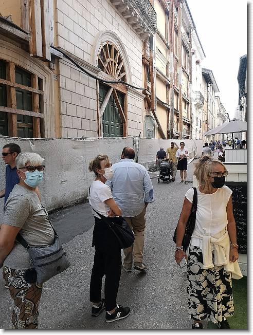 Clicca per scorrere le foto originali ingrandite
