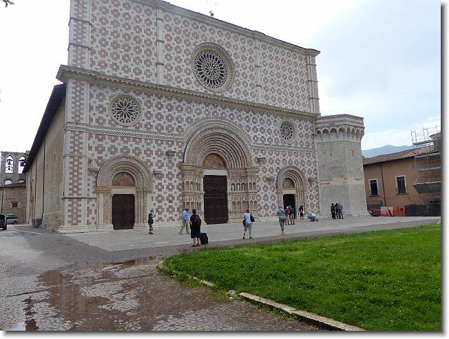 Clicca per scorrere le foto originali ingrandite
