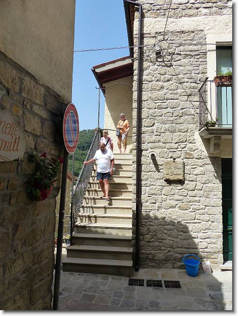 Clicca per scorrere le foto originali ingrandite