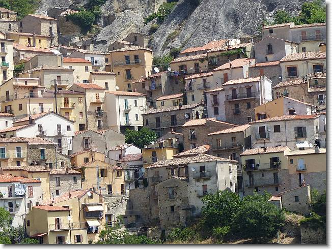 Clicca per scorrere le foto originali ingrandite
