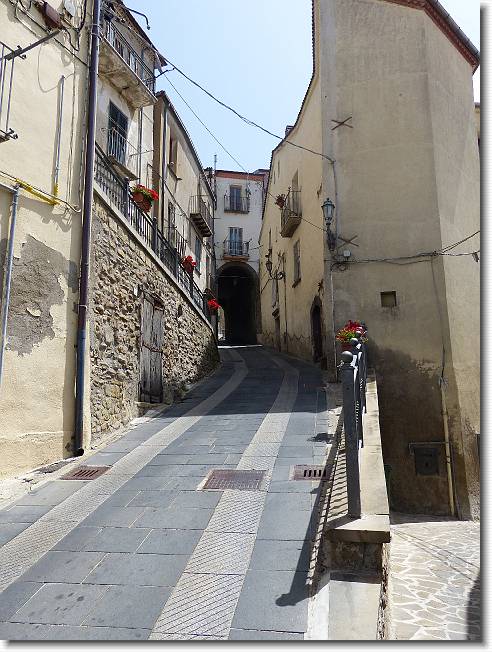 Clicca per scorrere le foto originali ingrandite