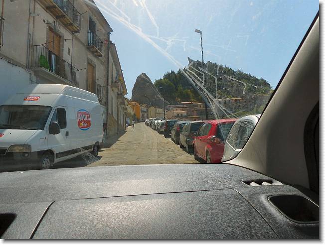 Clicca per scorrere le foto originali ingrandite
