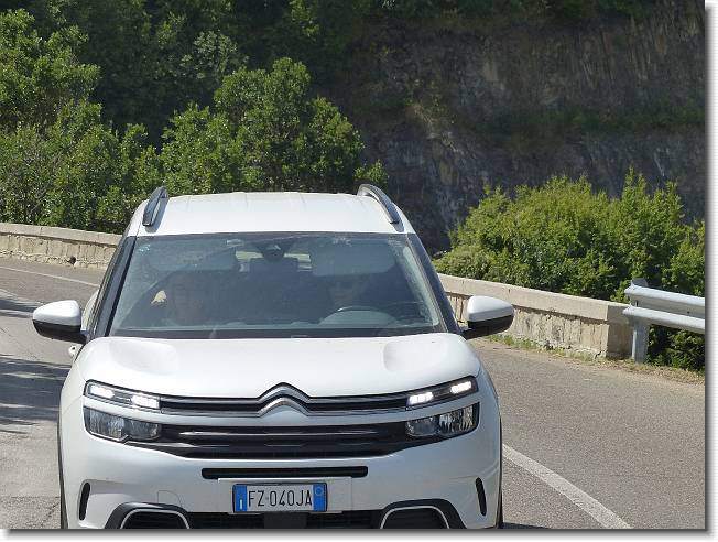 Clicca per scorrere le foto originali ingrandite