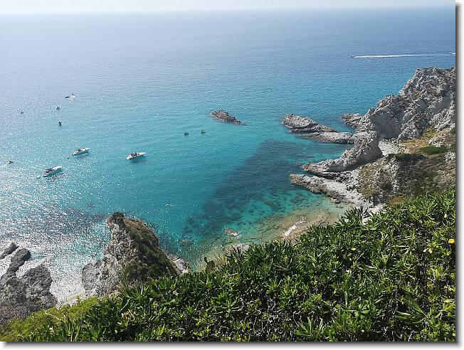 Clicca per scorrere le foto originali ingrandite