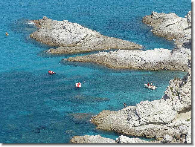 Clicca per scorrere le foto originali ingrandite