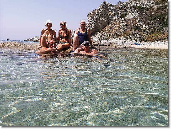 Clicca per scorrere le foto originali ingrandite