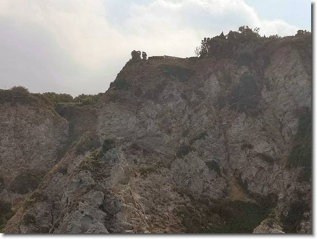 Clicca per scorrere le foto originali ingrandite