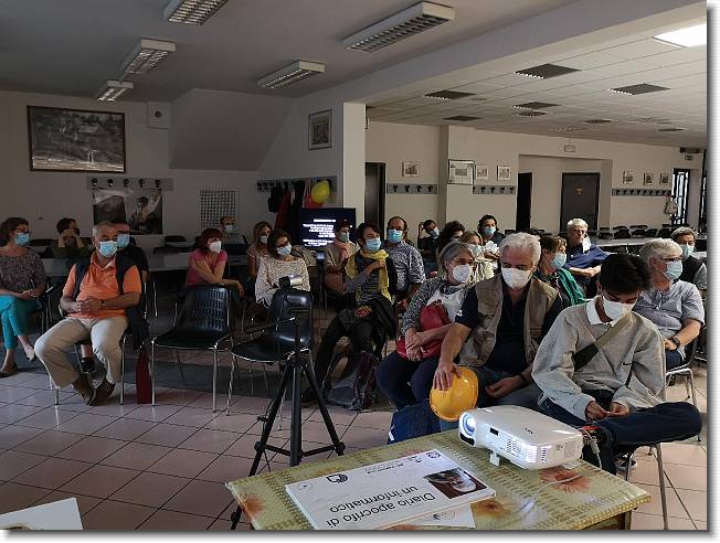 Clicca per scorrere le foto originali ingrandite
