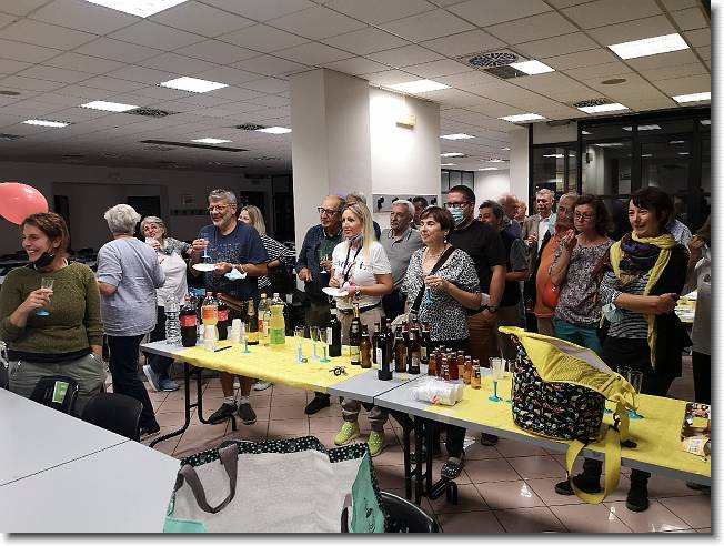 Clicca per scorrere le foto originali ingrandite