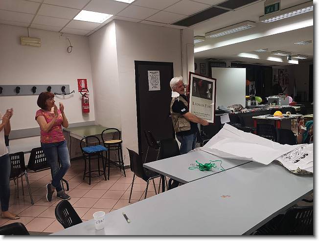 Clicca per scorrere le foto originali ingrandite