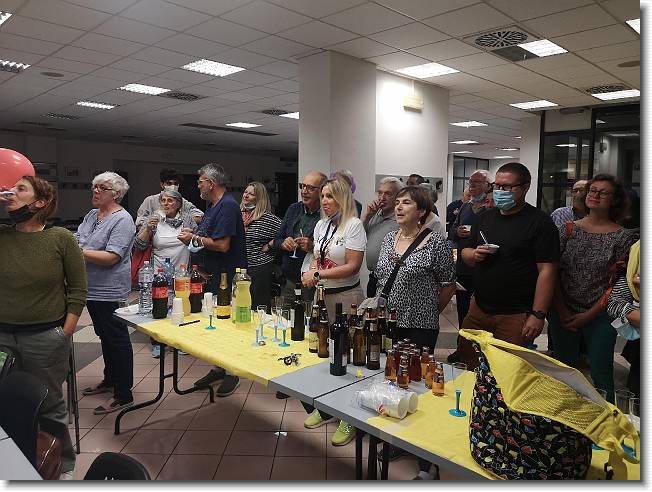 Clicca per scorrere le foto originali ingrandite