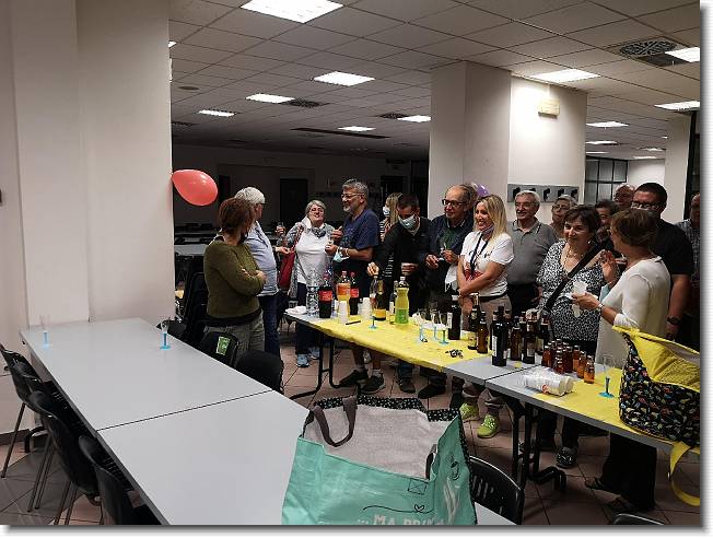 Clicca per scorrere le foto originali ingrandite