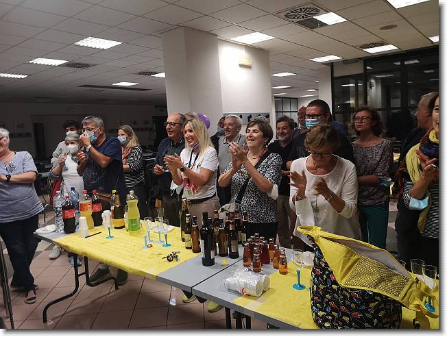 Clicca per scorrere le foto originali ingrandite