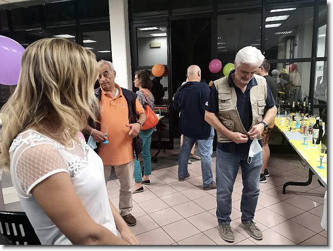 Clicca per scorrere le foto originali ingrandite