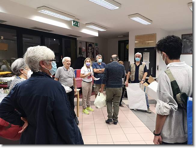Clicca per scorrere le foto originali ingrandite