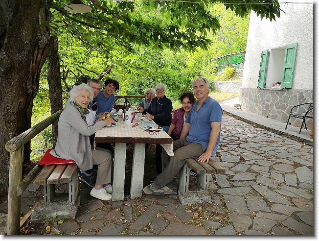 Clicca per scorrere le foto originali ingrandite