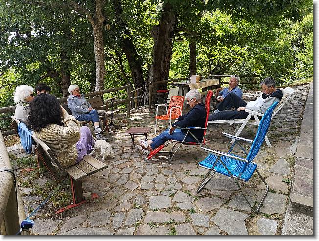 Clicca per scorrere le foto originali ingrandite