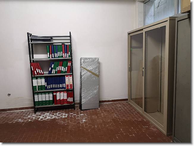 Clicca per scorrere le foto originali ingrandite