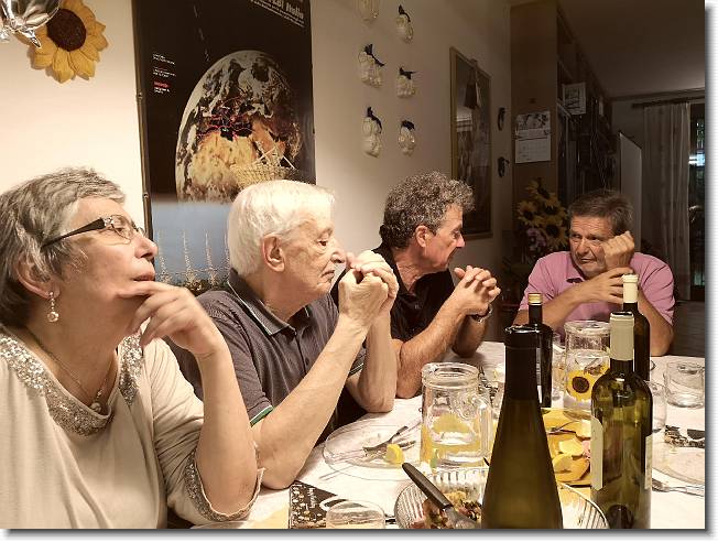 Clicca per scorrere le foto originali ingrandite