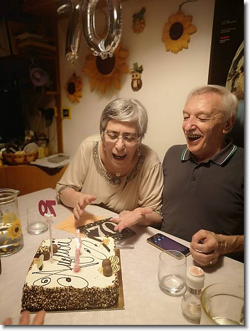 Clicca per scorrere le foto originali ingrandite