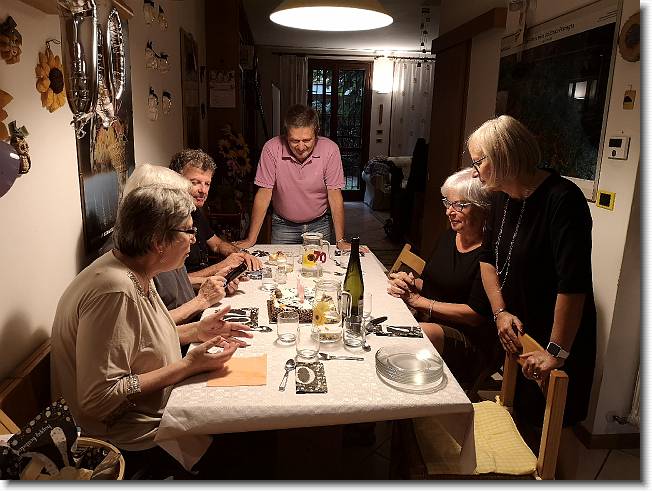 Clicca per scorrere le foto originali ingrandite