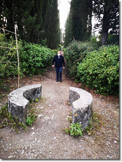 Clicca per scorrere le foto originali ingrandite