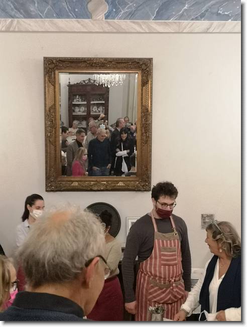 Clicca per scorrere le foto originali ingrandite