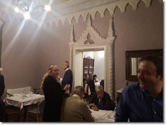 Clicca per scorrere le foto originali ingrandite