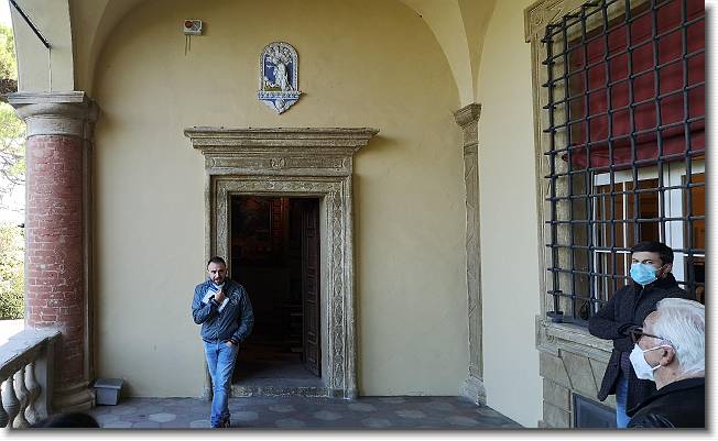 Clicca per scorrere le foto originali ingrandite