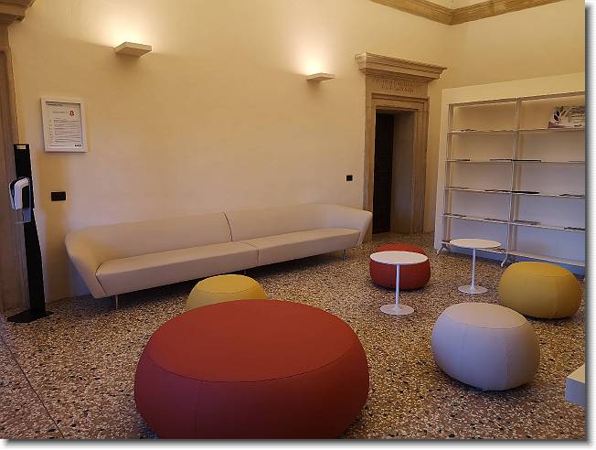 Clicca per scorrere le foto originali ingrandite