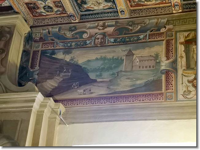 Clicca per scorrere le foto originali ingrandite