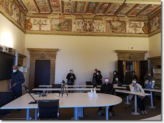Clicca per scorrere le foto originali ingrandite