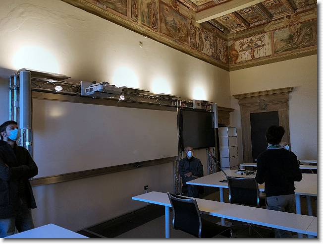 Clicca per scorrere le foto originali ingrandite