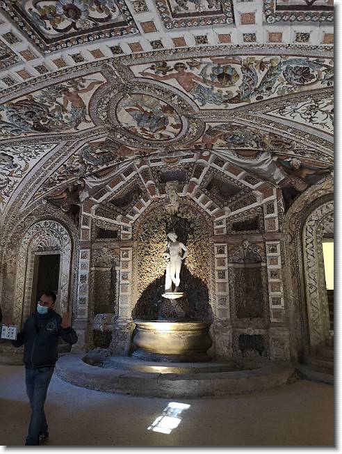 Clicca per scorrere le foto originali ingrandite