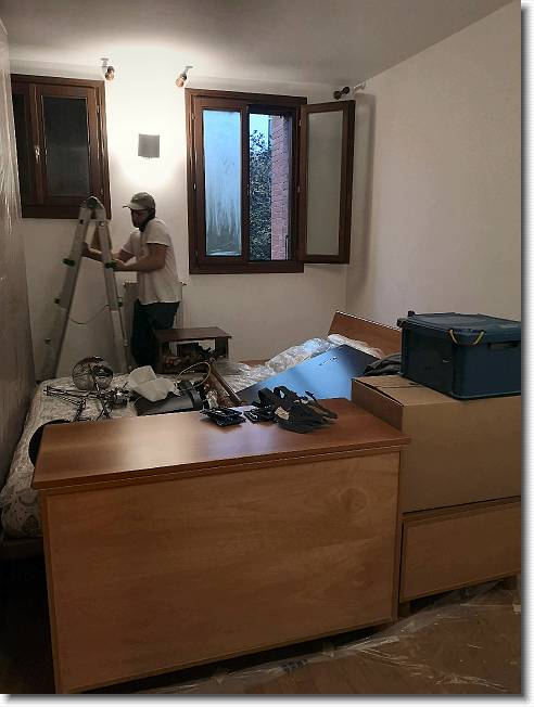 Clicca per scorrere le foto originali ingrandite