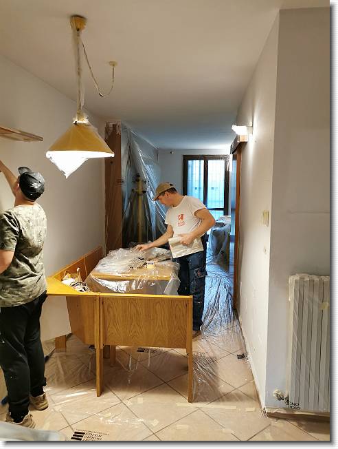 Clicca per scorrere le foto originali ingrandite