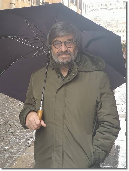 Clicca per scorrere le foto originali ingrandite