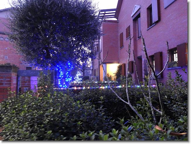 Clicca per scorrere le foto originali ingrandite