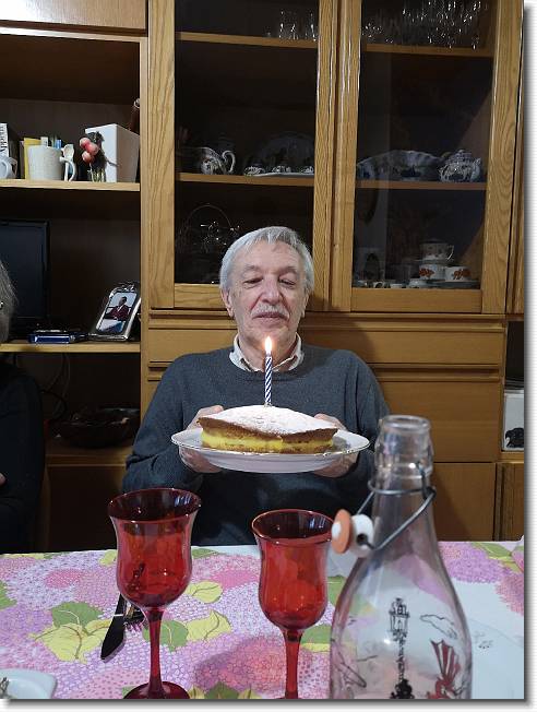 Clicca per scorrere le foto originali ingrandite