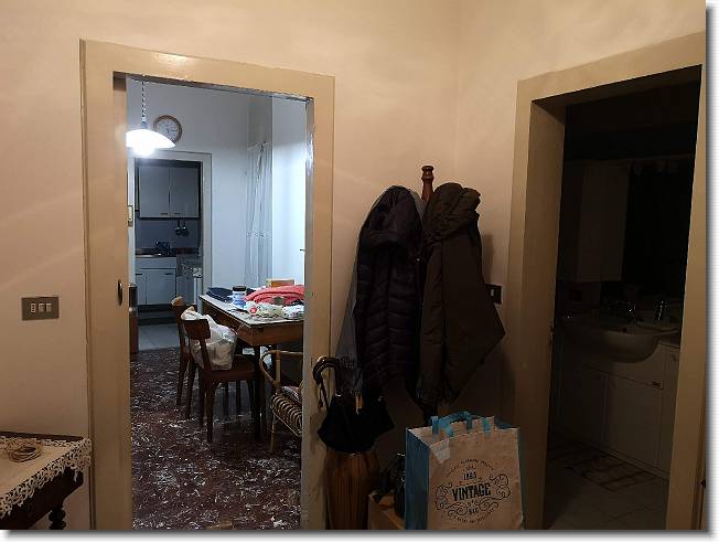 Clicca per scorrere le foto originali ingrandite