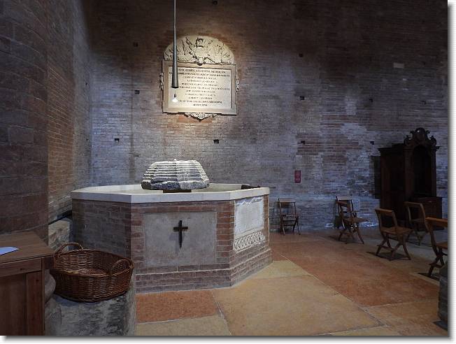 Clicca per scorrere le foto originali ingrandite