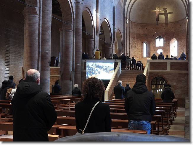 Clicca per scorrere le foto originali ingrandite