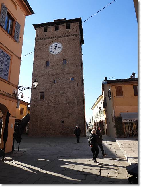Clicca per scorrere le foto originali ingrandite