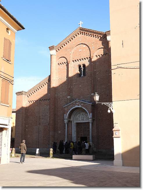 Clicca per scorrere le foto originali ingrandite