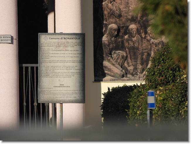 Clicca per scorrere le foto originali ingrandite