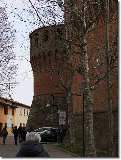Clicca per scorrere le foto originali ingrandite