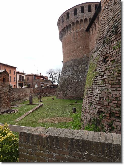 Clicca per scorrere le foto originali ingrandite