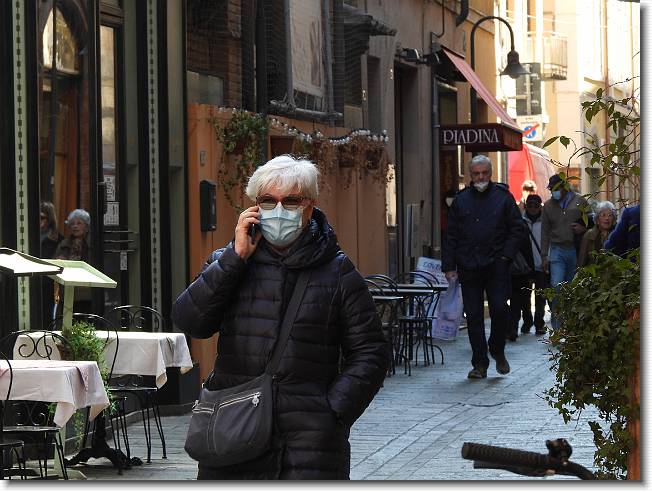 Clicca per scorrere le foto originali ingrandite