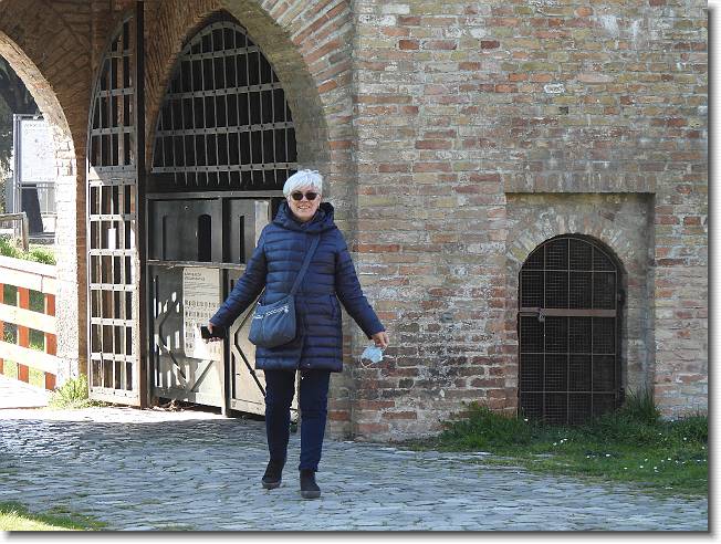 Clicca per scorrere le foto originali ingrandite