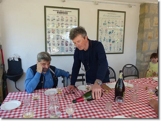 Clicca per scorrere le foto originali ingrandite